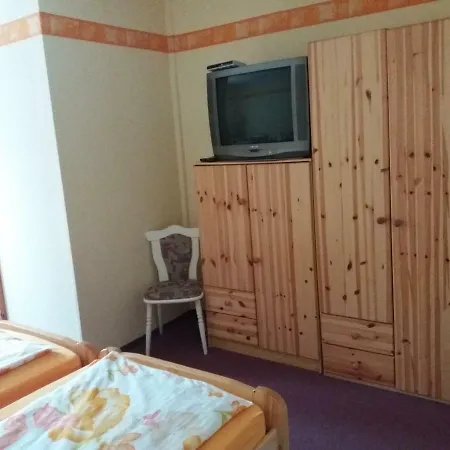 Karls Ferienwohnung Δωμάτια σε οικογενειακή κατοικία Brotterode