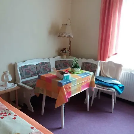 Karls Ferienwohnung Δωμάτια σε οικογενειακή κατοικία