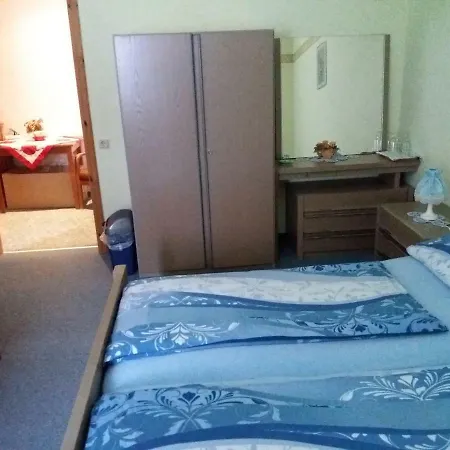 Karls Ferienwohnung Δωμάτια σε οικογενειακή κατοικία